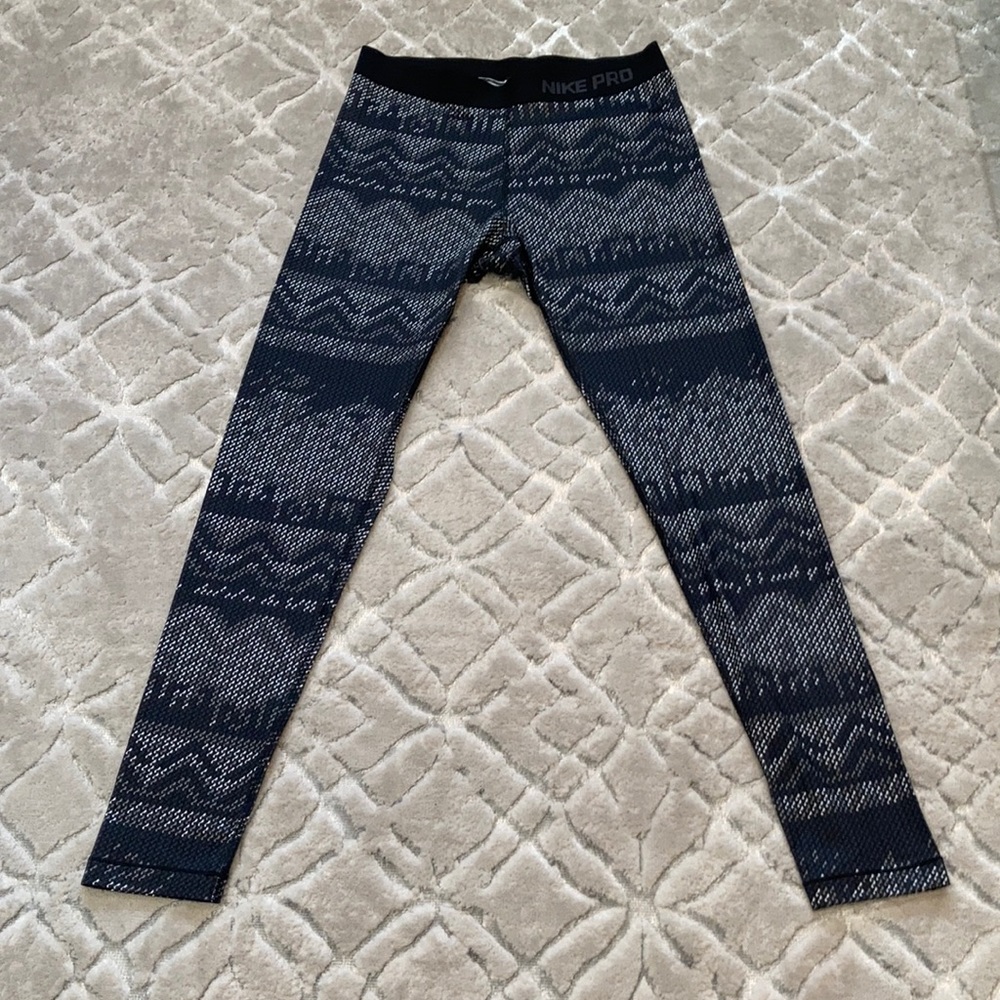 NWOT Nike Leggings